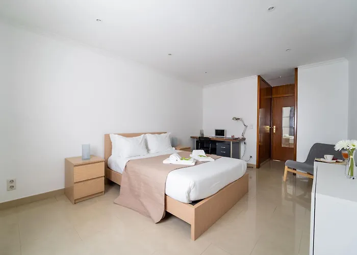 Taxa Duplex - T4 Familiar No Centro Da - * Брага